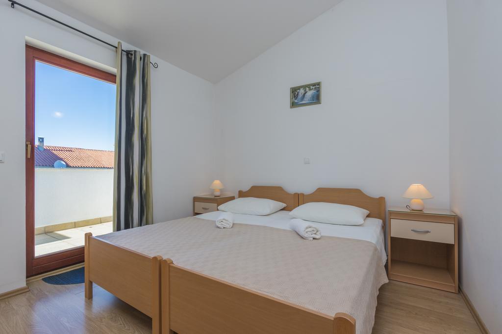 Milos Apartment Pola Esterno foto